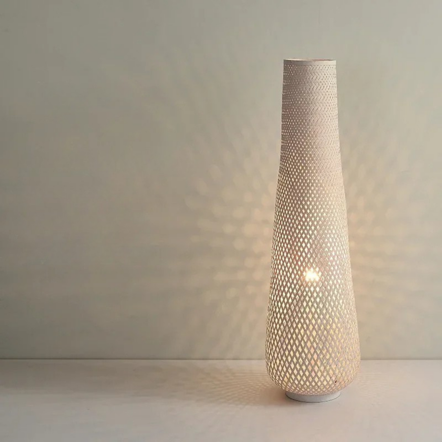 Japandi Handgemaakte Vloerlamp van Gewoven Bamboe