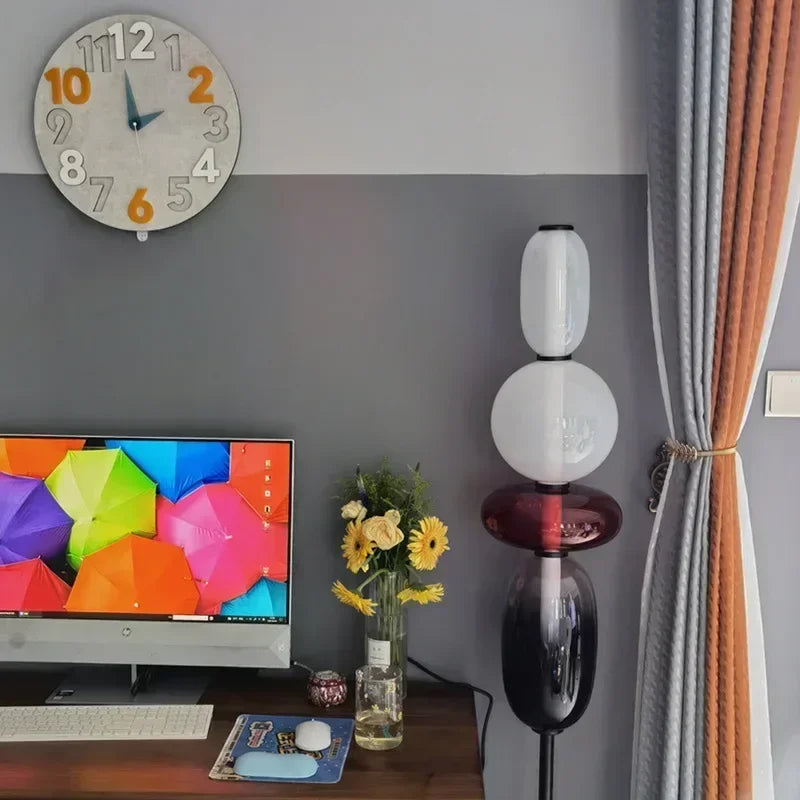 Italiaanse Design Vloerlamp – Gekleurd Glas & LED – Modern & Creatief – Voor Woonkamer, Slaapkamer & Studieruimte