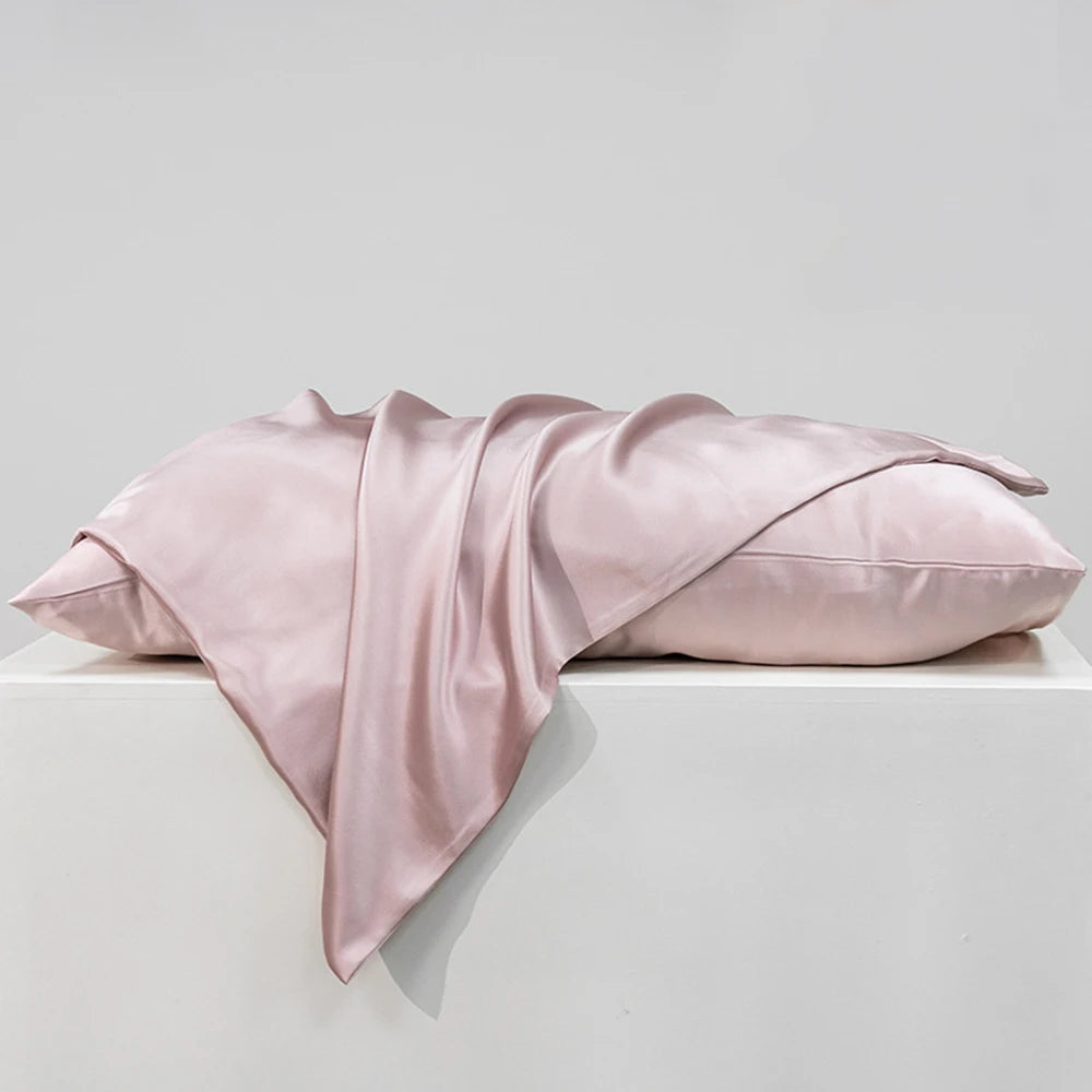 Zijden Sierkussen Dames – Luxe & Zacht – Decoratief Kussen – Mini Formaat – Voor Slaapkamer & Bank