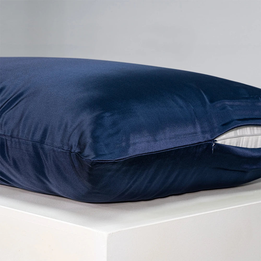 Zijden Sierkussen Dames – Luxe & Zacht – Decoratief Kussen – Mini Formaat – Voor Slaapkamer & Bank