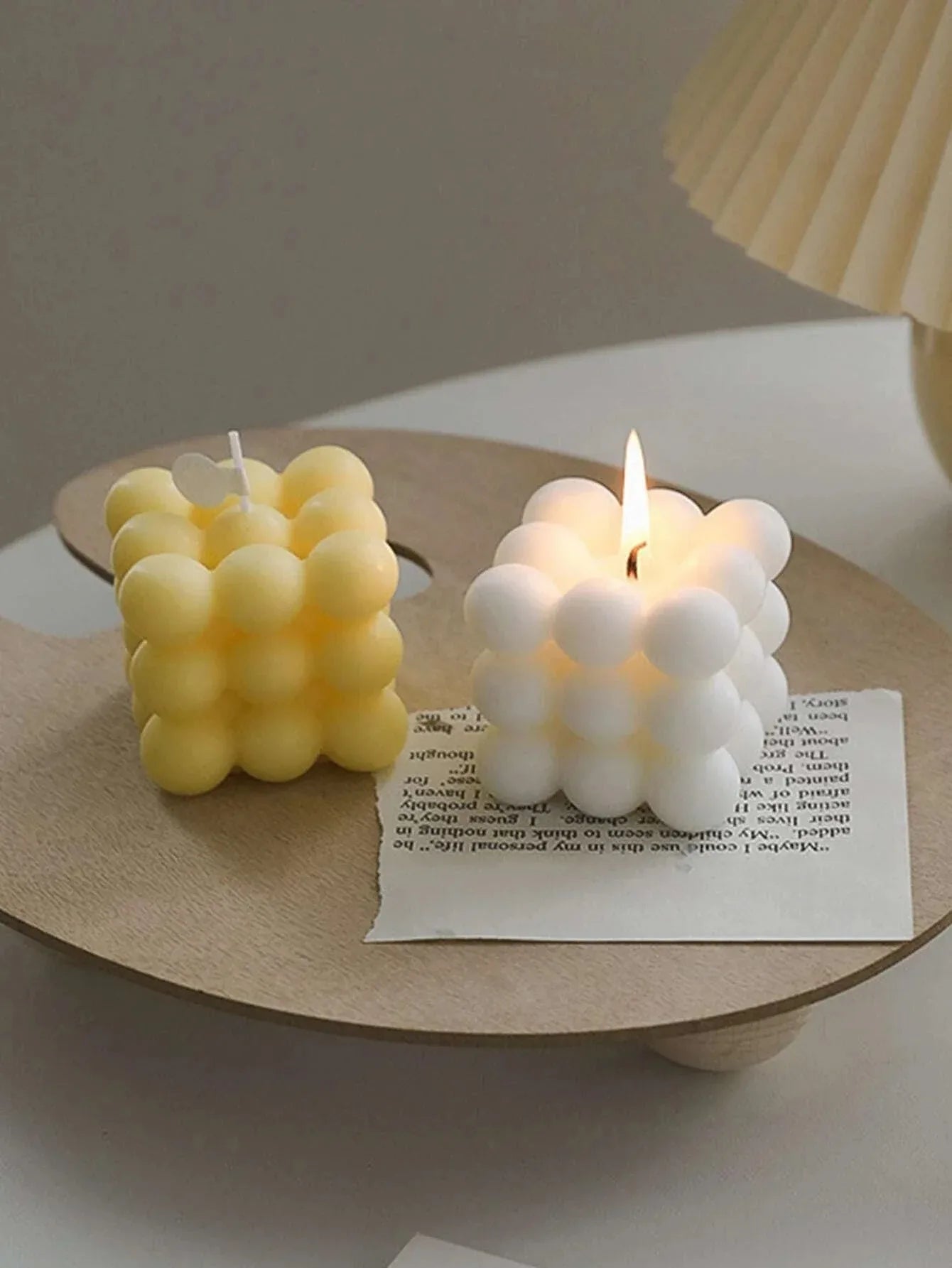 creatieve bolvormige magische kubus kaars