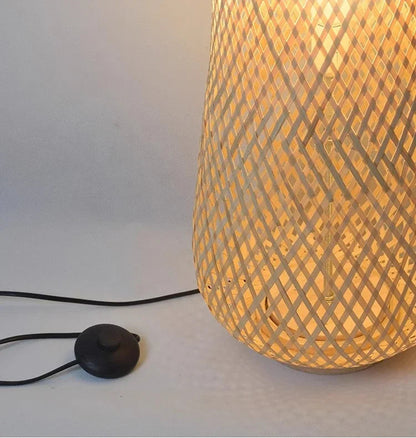 Japandi Handgemaakte Vloerlamp van Gewoven Bamboe