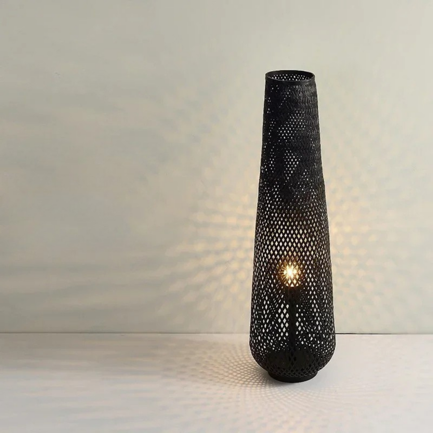 Japandi Handgemaakte Vloerlamp van Gewoven Bamboe